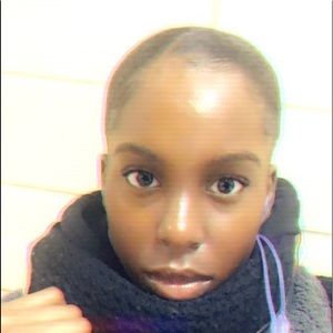 Meet your Posher, Claudia